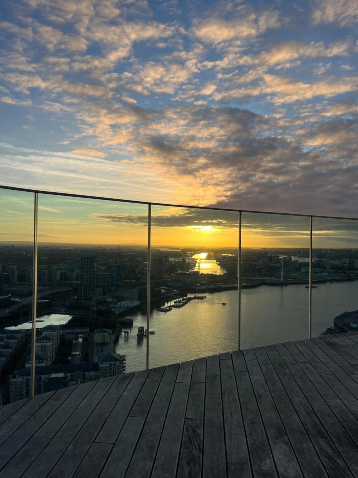 Luxury Modern 2 Bed Flat With Balcony And City View - Canary Wharf City Center London Exterior foto