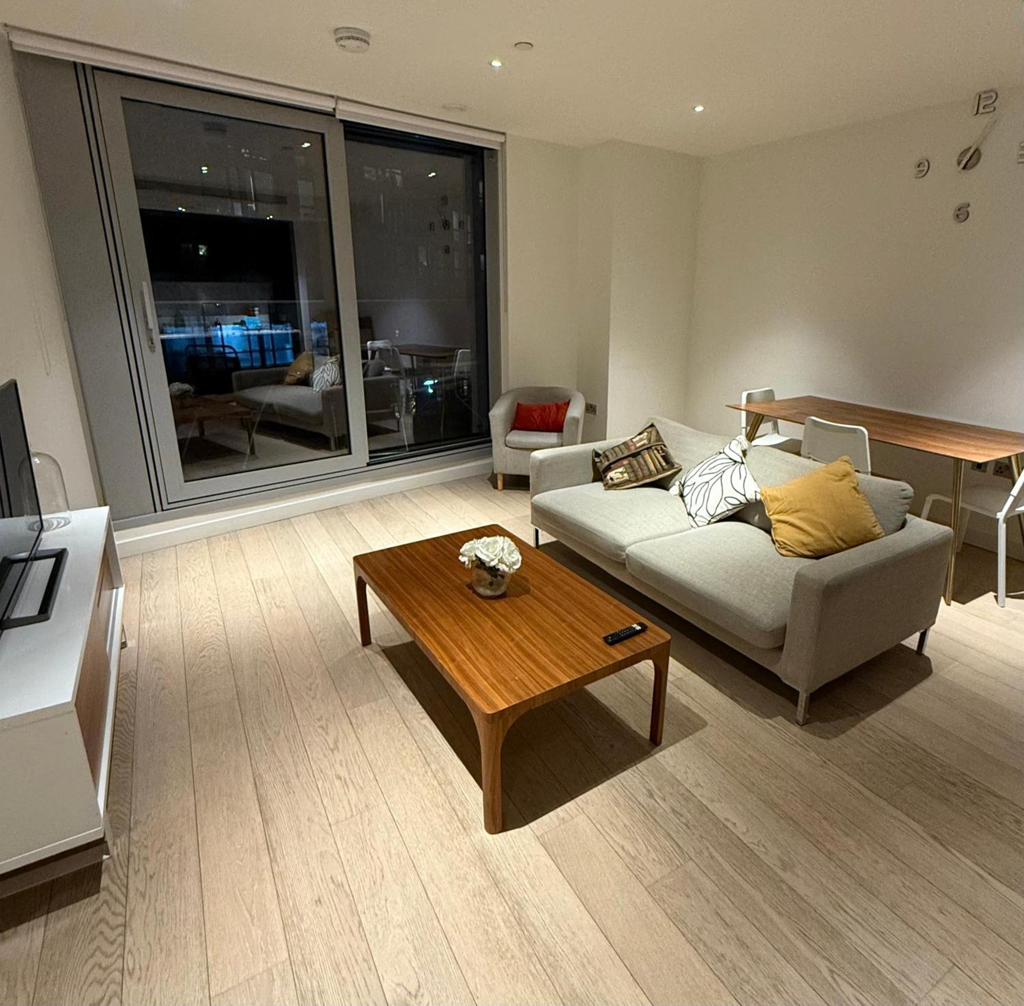 Luxury Modern 2 Bed Flat With Balcony And City View - Canary Wharf City Center London Exterior foto