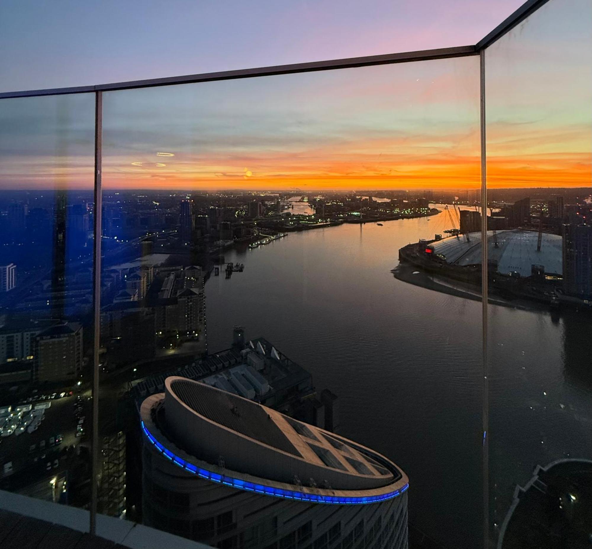 Luxury Modern 2 Bed Flat With Balcony And City View - Canary Wharf City Center London Exterior foto